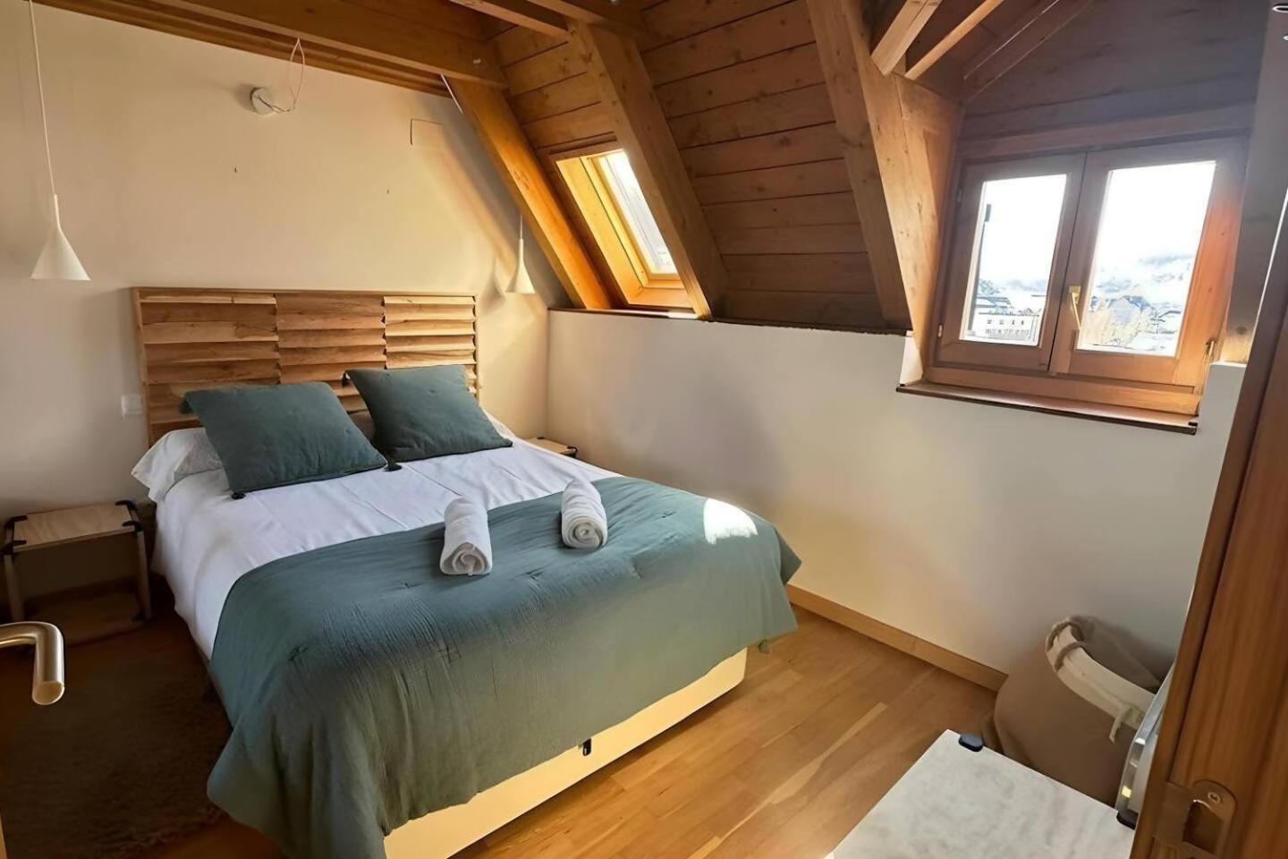 Caleydos Duplex Diseno Garaje Wifi Apartamento Sallent de Gállego Exterior foto